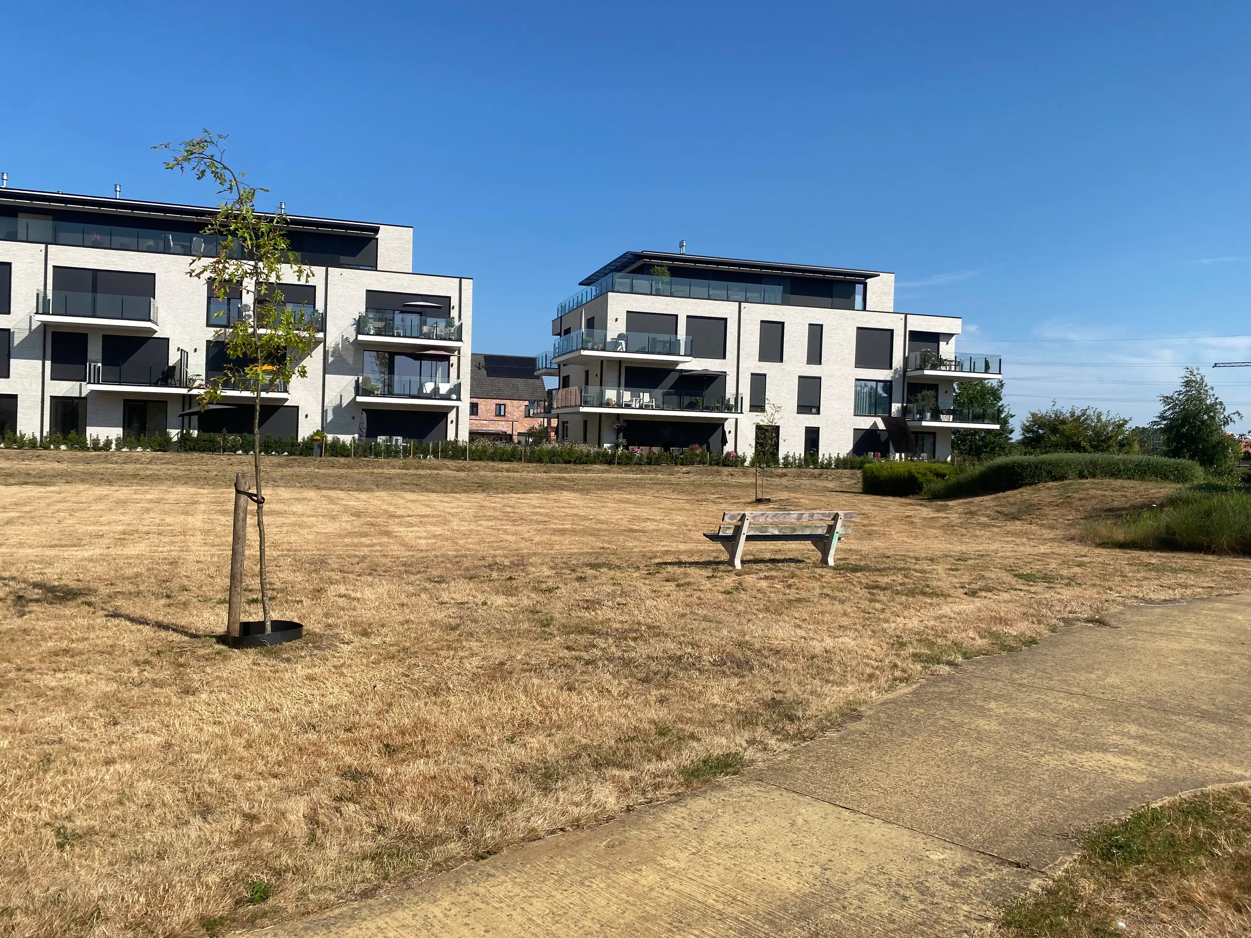 Nieuwbouwappartement met 1 slaapkamer, ruim terras en garage foto 27