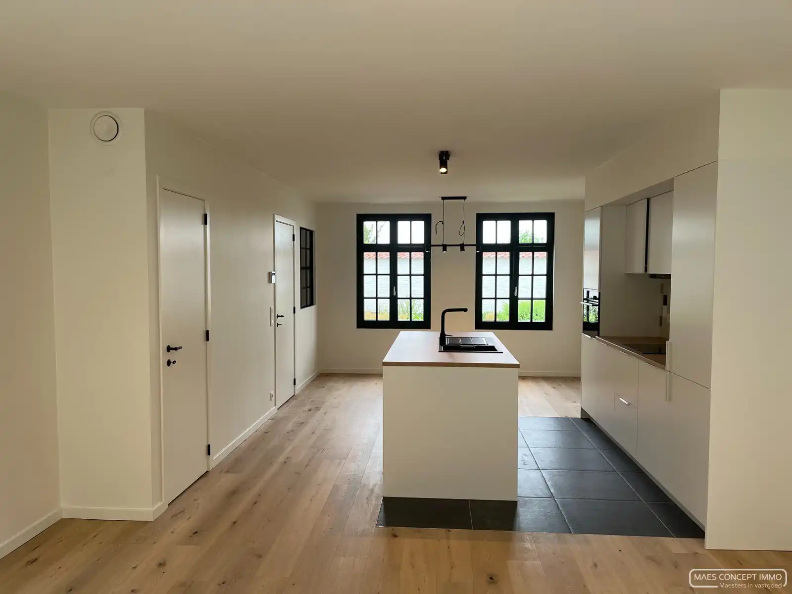 Ruime nieuwbouwwoning te huur in centrum Otegem foto 2