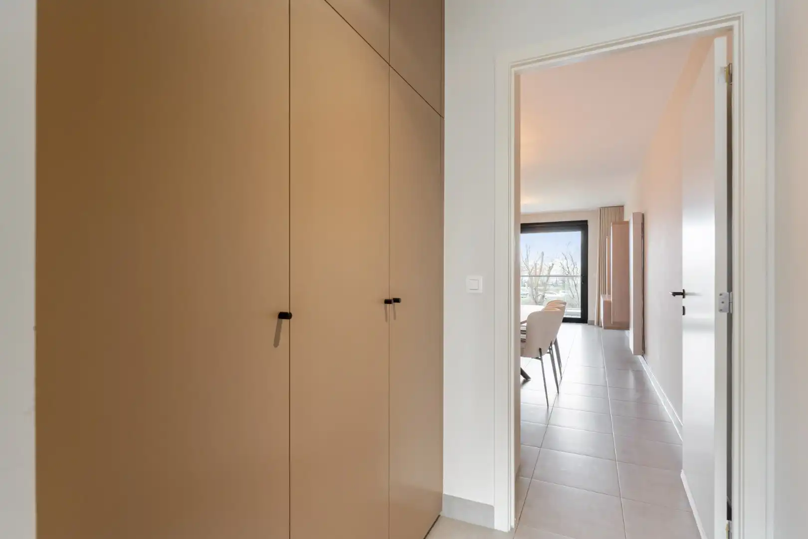 Modern appartement, 90m², ruim terras, 2 slpk, autostaanplaats + kelderberging foto 2