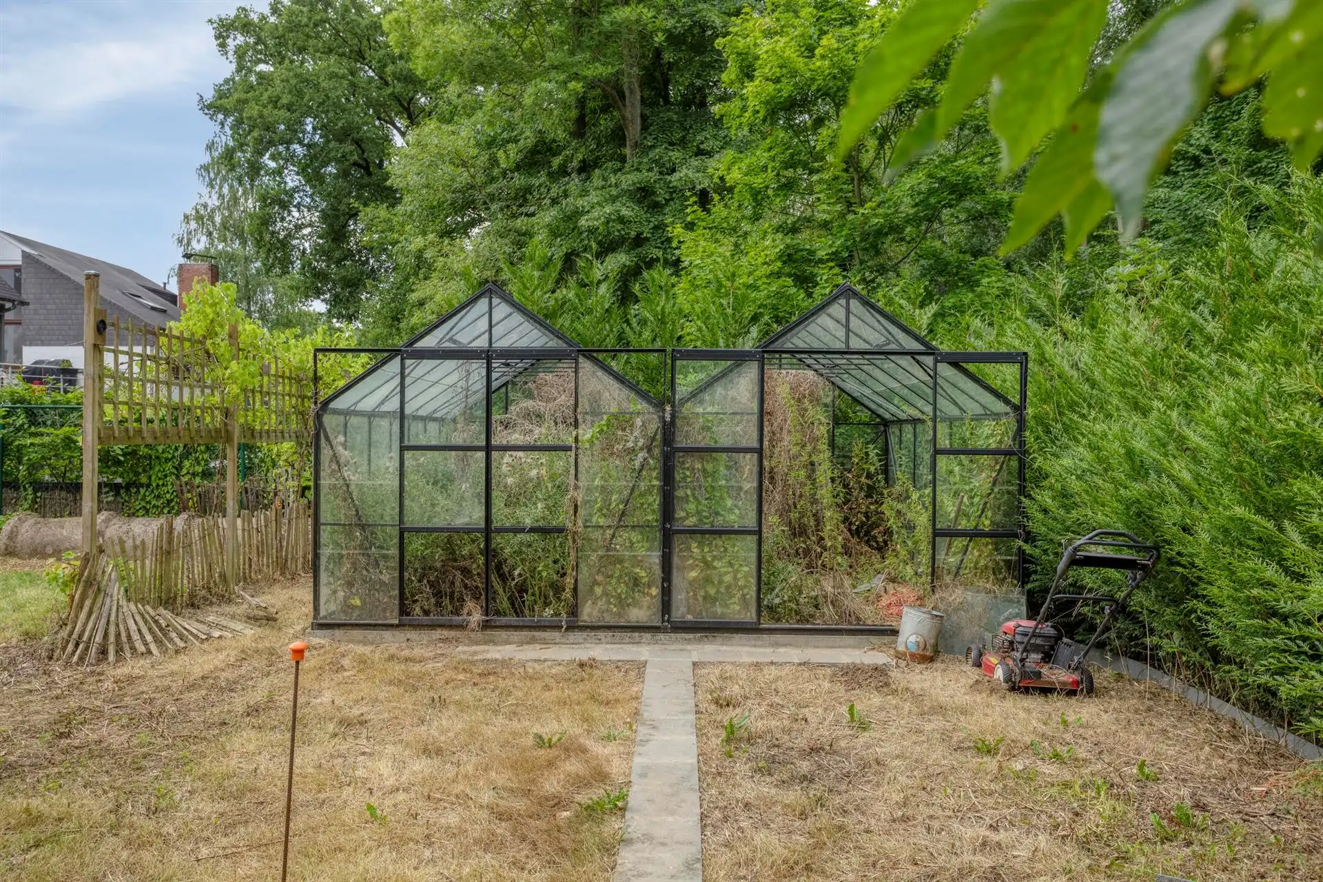 Klassieke villa met enorm potentieel in rustige wijk foto 29