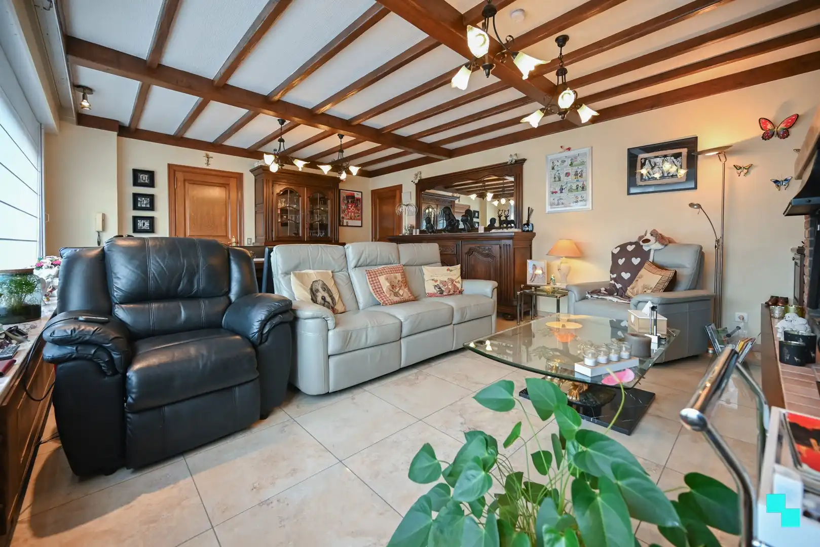 Ruime woning met praktische loods/werkplaats gelegen nabij het centrum van Izegem foto 8