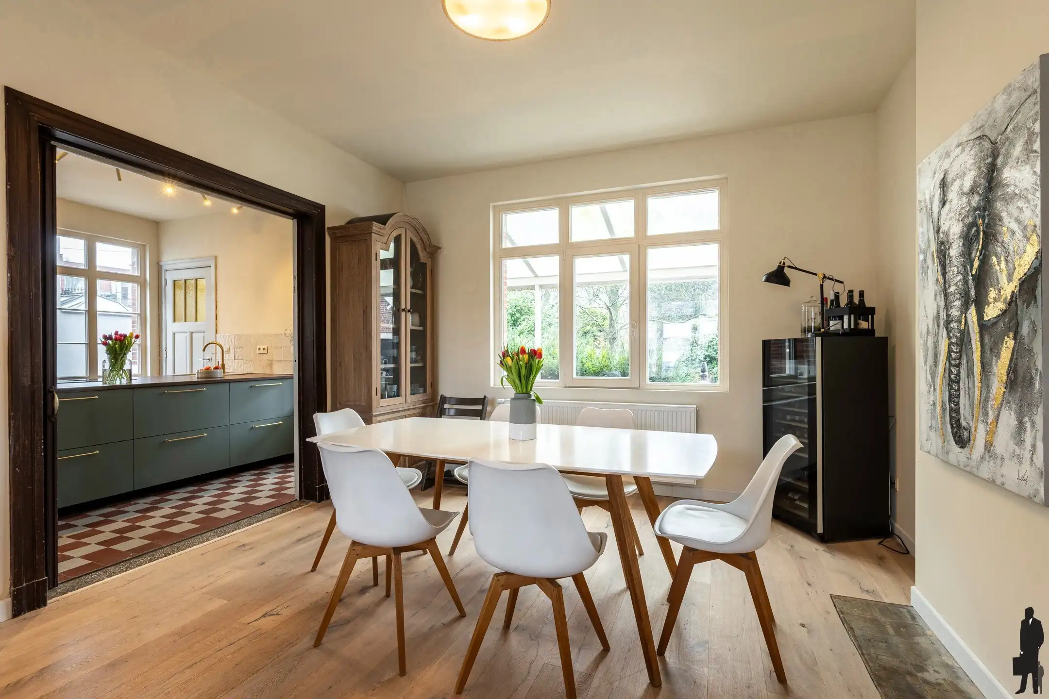 Authentiek gerenoveerd vrijstaand herenhuis te Zoersel! foto 6