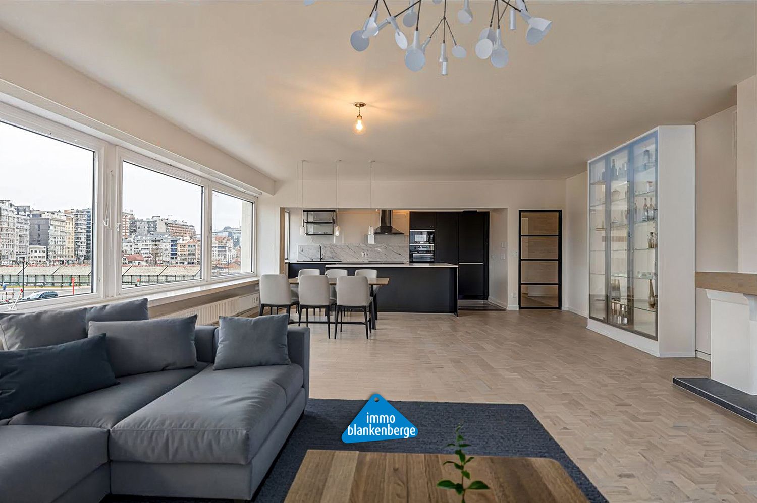 Prachtig gerenoveerd Hoekappartement met Havenzicht te Blankenberge foto 4