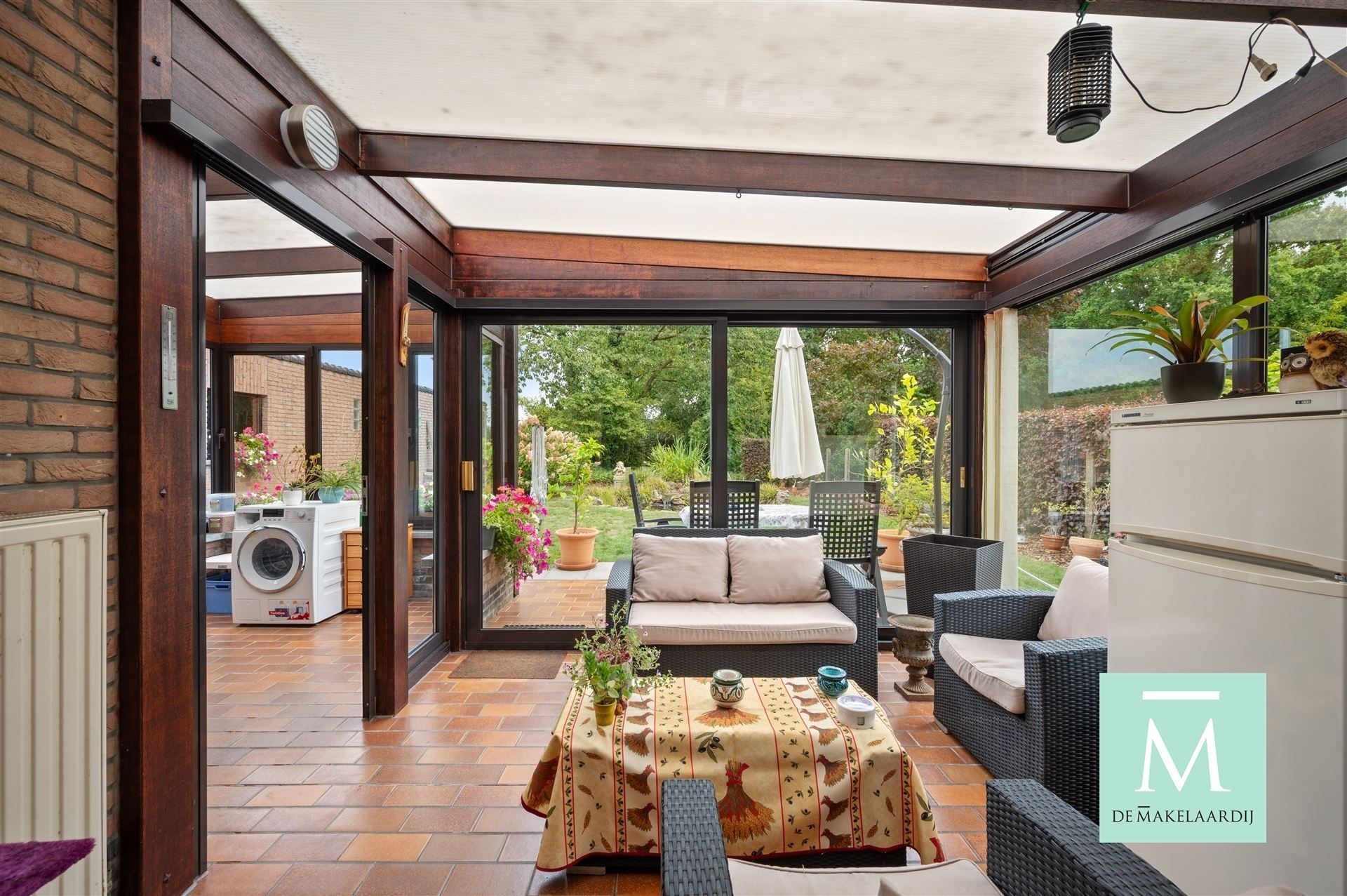 Uitstekend gelegen woning met 3 slaapkamers en garage foto 9