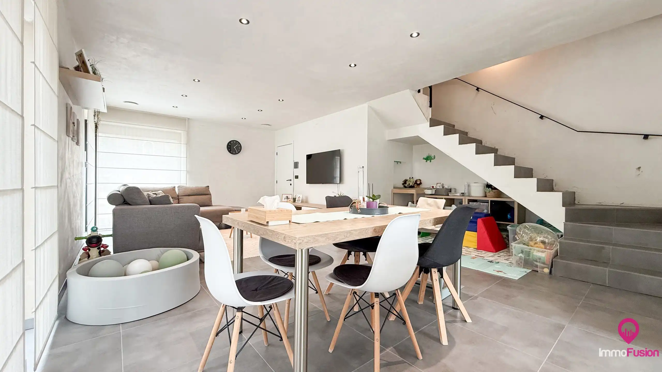 Moderne halfopen nieuwbouwwoning met 4 slaapkamers! foto 7