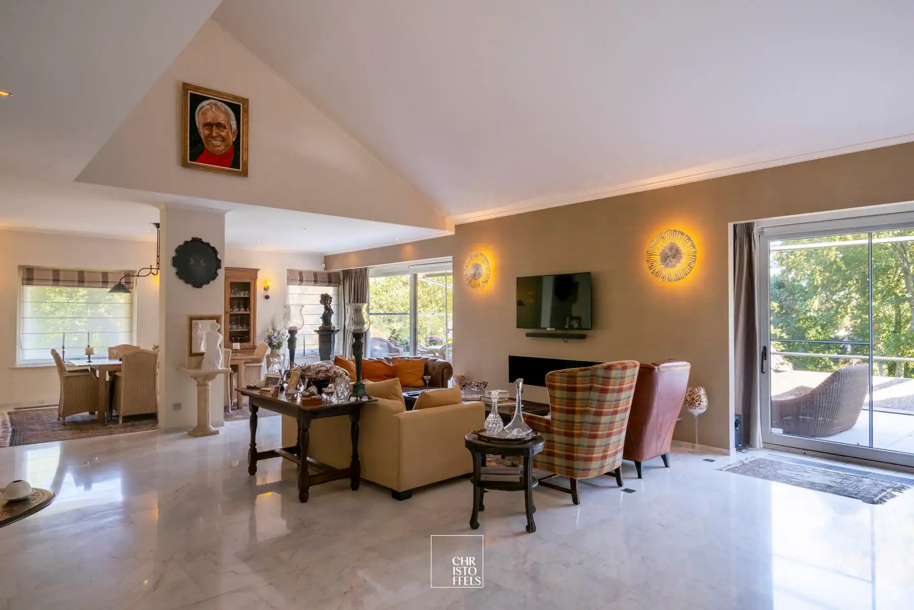 Riant penthouse (310m²) in een groene parkomgeving nabij Maastricht! foto 2