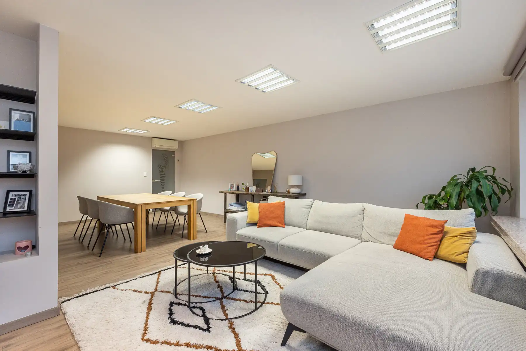 HANDELSRUIMTE MET BOVENLIGGEND APPARTEMENT, ENORM RENDEMENT foto 10
