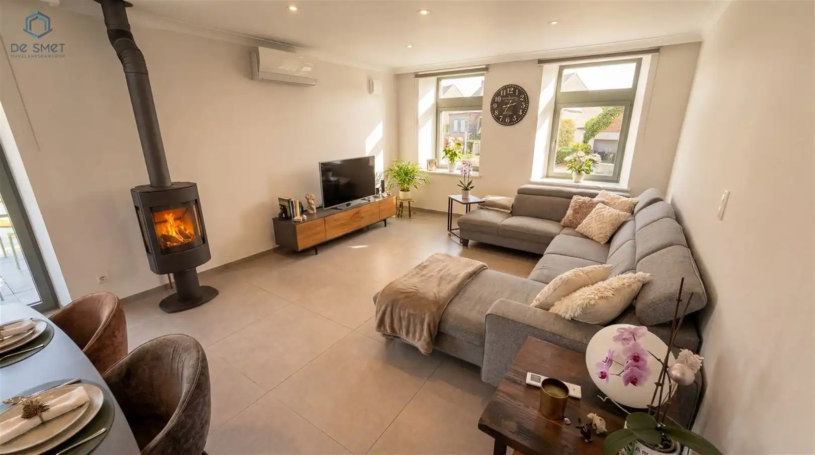Exclusief domein te koop Instapklare privéwoning met erkende 4-sterren vakantiewoning op toplocatie in Geraardsbergen foto 4