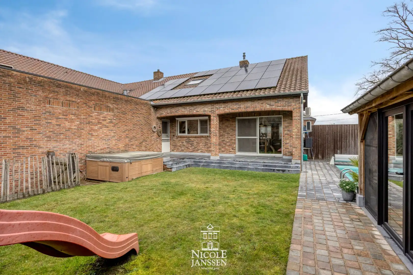 Ruime gezinswoning foto 41