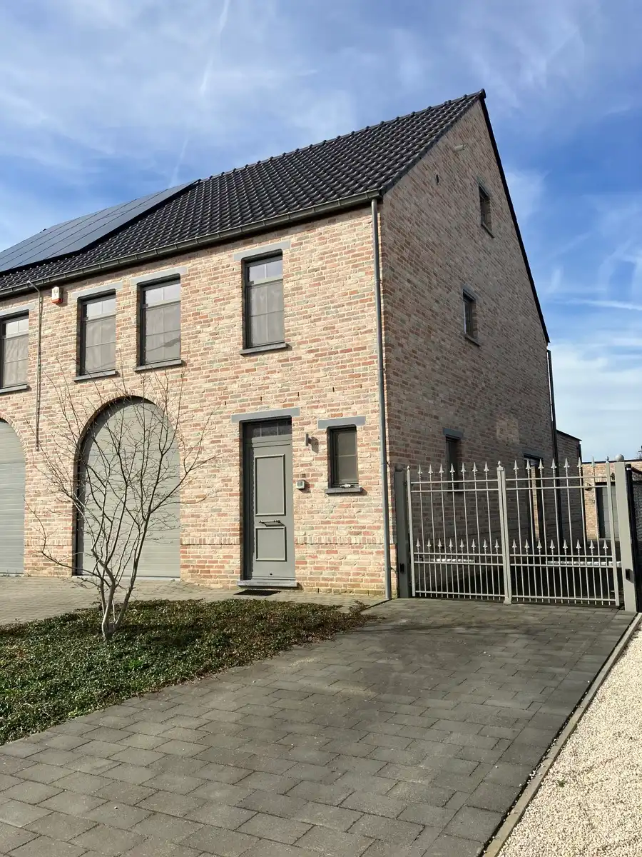 Ruime villa in Nieuwrode foto 2