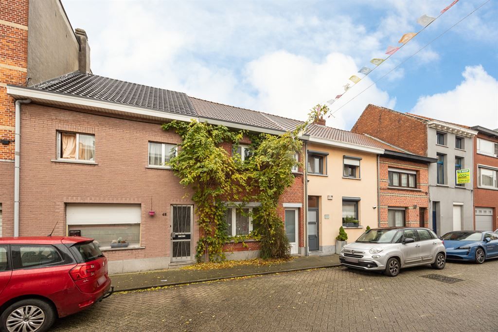 Charmant huis in toffe woonwijk foto {{pictureIndex}}