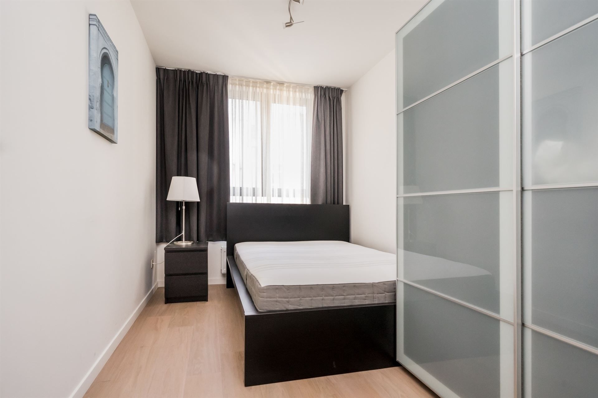 Prachtig recent 2 slaapkamer appartement in de Europese wijk foto 13