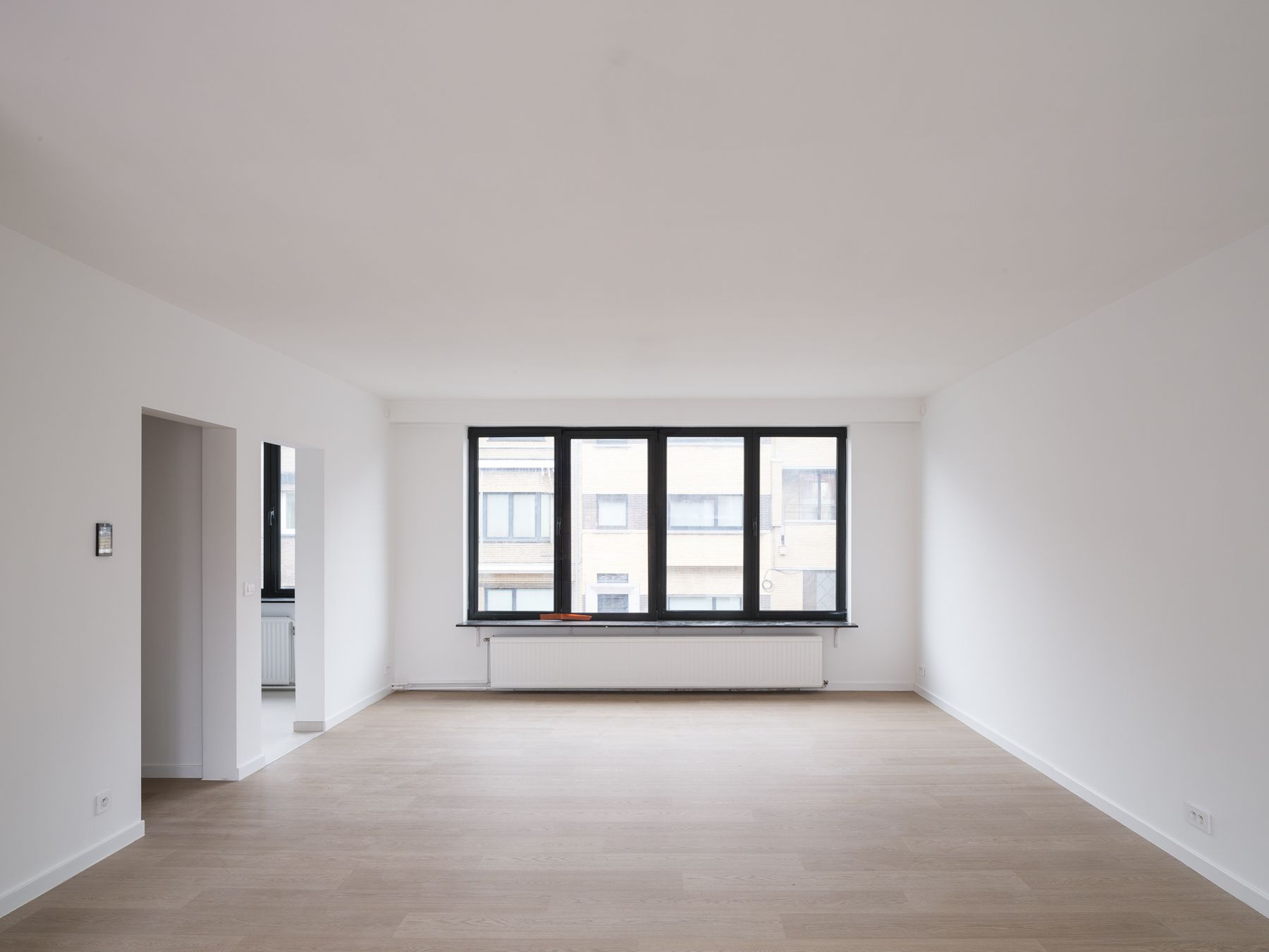 Lichtrijk éénslaapkamer appartement te Deinze foto {{pictureIndex}}