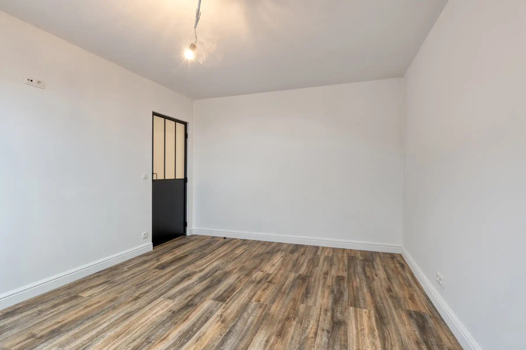 Recent vernieuwde loods met bovenliggend luxe appartement ! foto 37