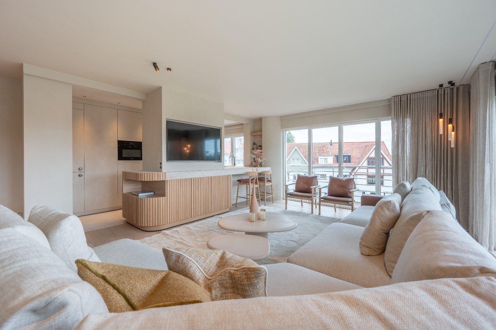 Luxueus gerenoveerd, zuidgericht hoekappartement in een villa residentie te Kustlaan gelegen op 50m van de zeedijk.  foto 4