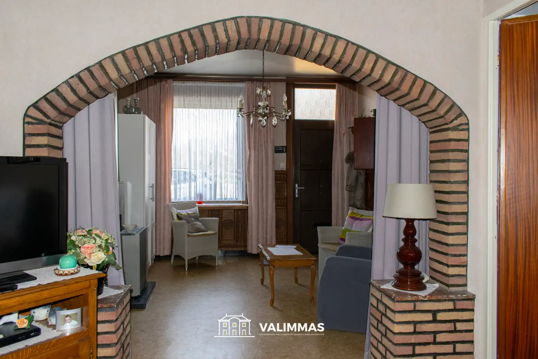 Goed onderhouden rijwoning met terras, tuinhuis en garage... foto 5