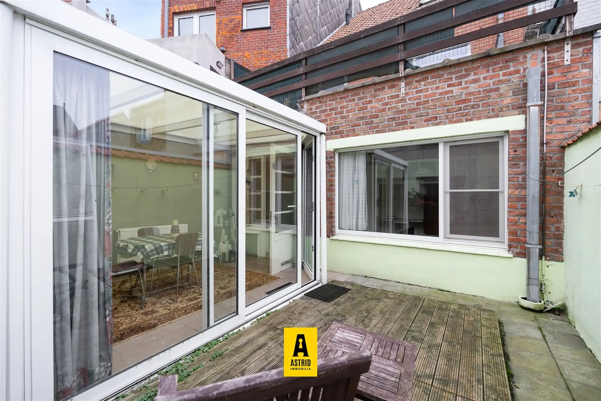  Ruime rijwoning met 5 slaapkamers en tweewoonst-indeling op topligging in Bredene foto 30