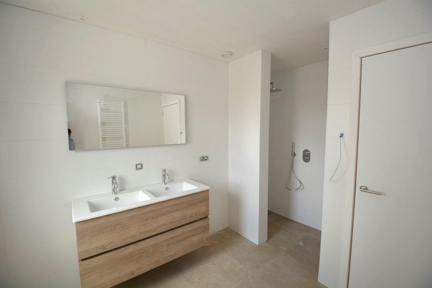 NIEUWBOUWWONING MET 3 SLK, TUIN EN PARKEERPLAATS! foto 6