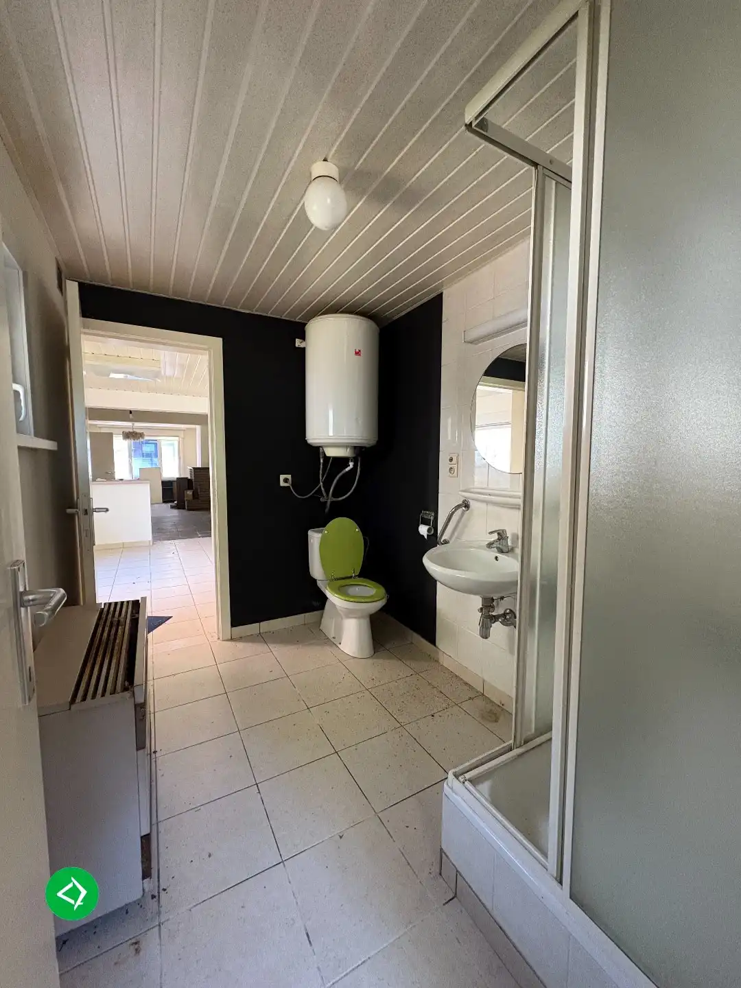 Woning met veel potentieel op een ruim perceel in het centrum van Koekelare foto 13