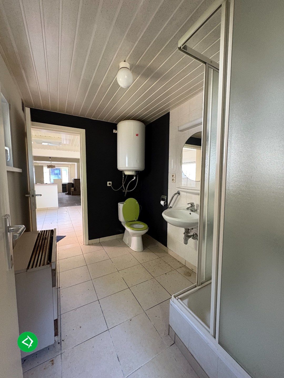 Te renoveren woning op ruim perceel in het centrum van Koekelare – veel potentieel!  foto 13