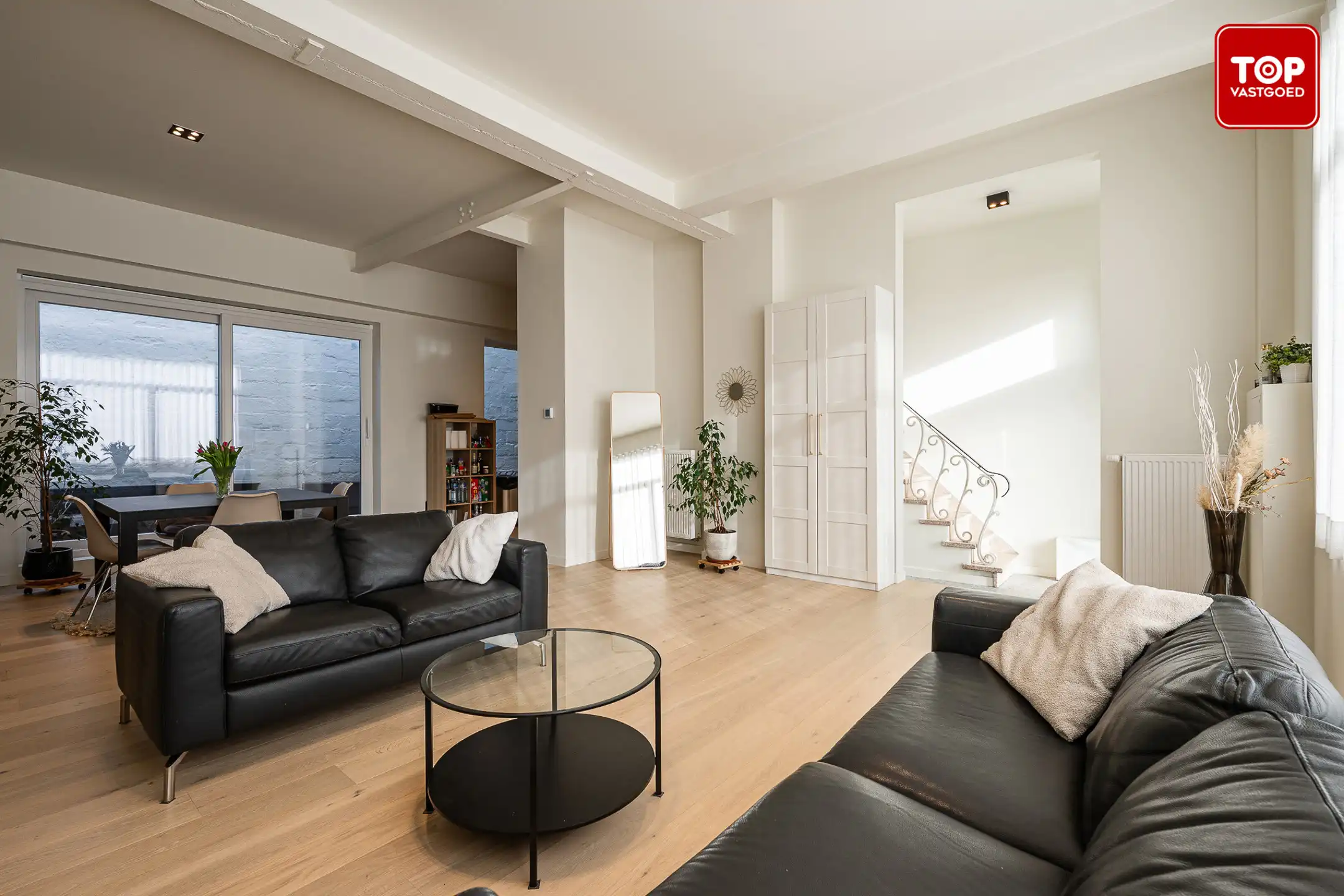 Gerenoveerde, energiezuinige woning op uitstekende locatie foto {{pictureIndex}}