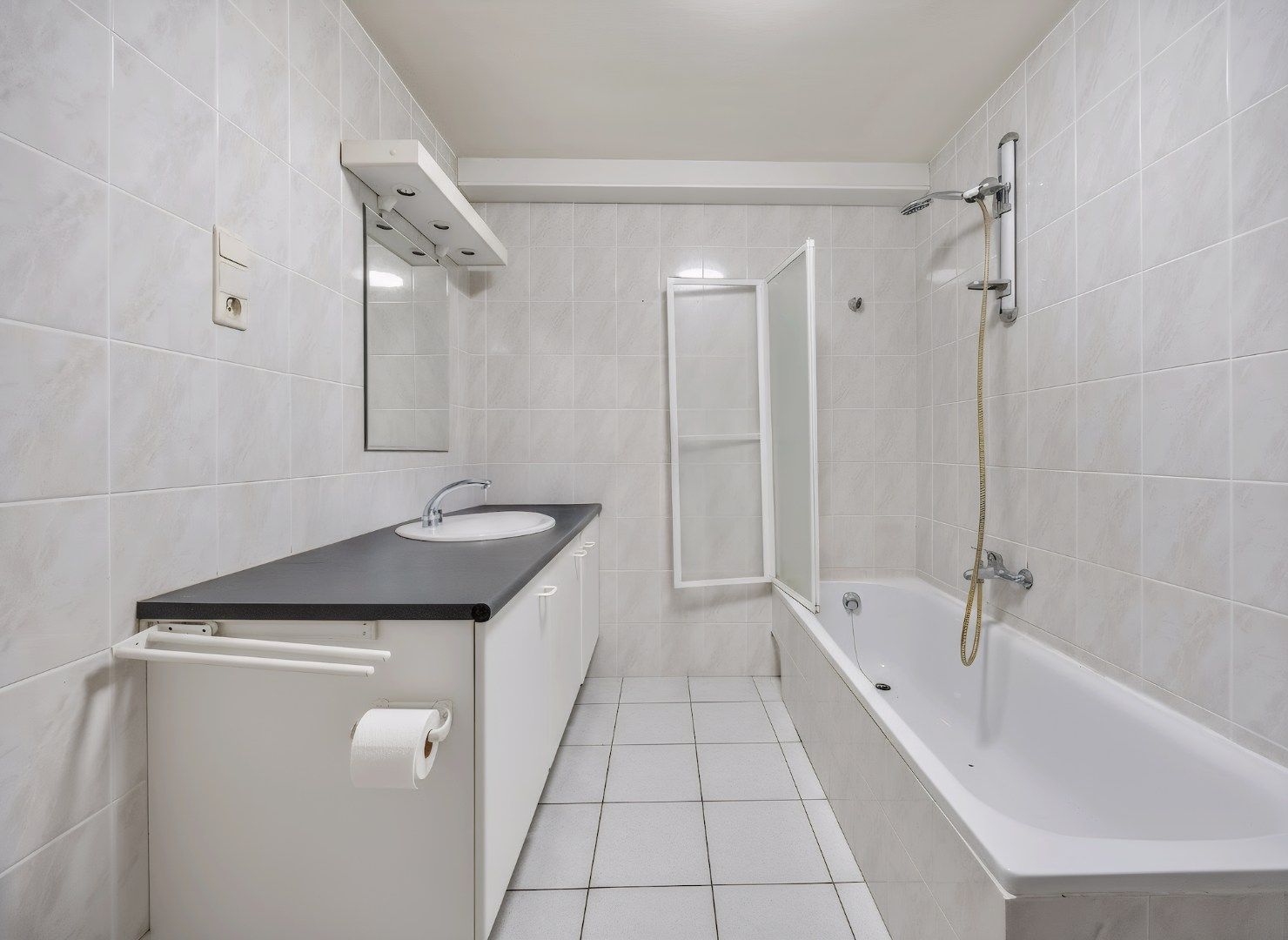 Uitstekend gelegen BETAALBAAR appartement te Lummen MET GARAGE foto 5