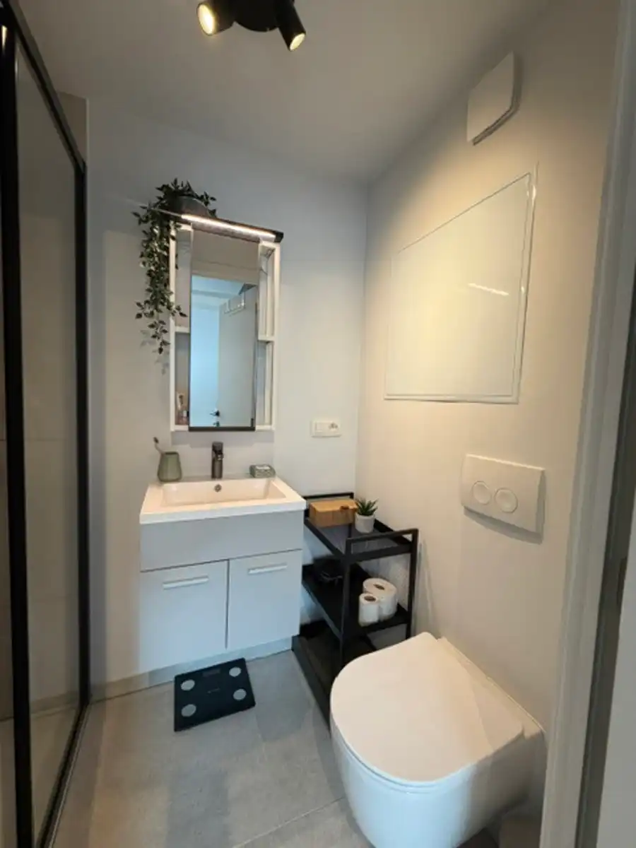 Gemeubelde duplex met airco en terras te huur voor 3 maanden foto 11