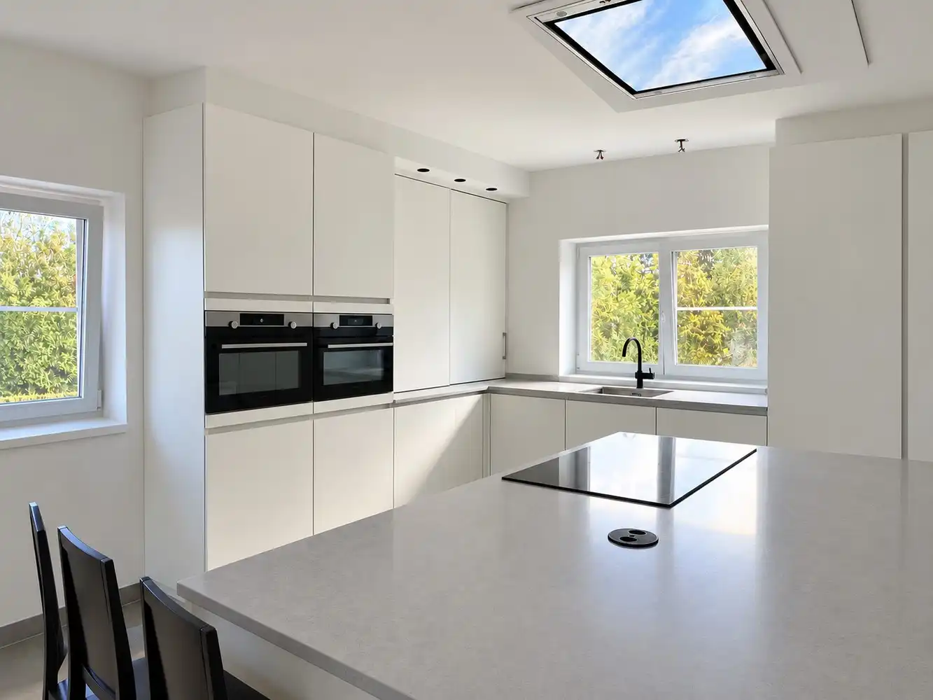 Ruim triplexappartement met vier slaapkamers, ruim terras en twee autostaanplaatsen foto 7