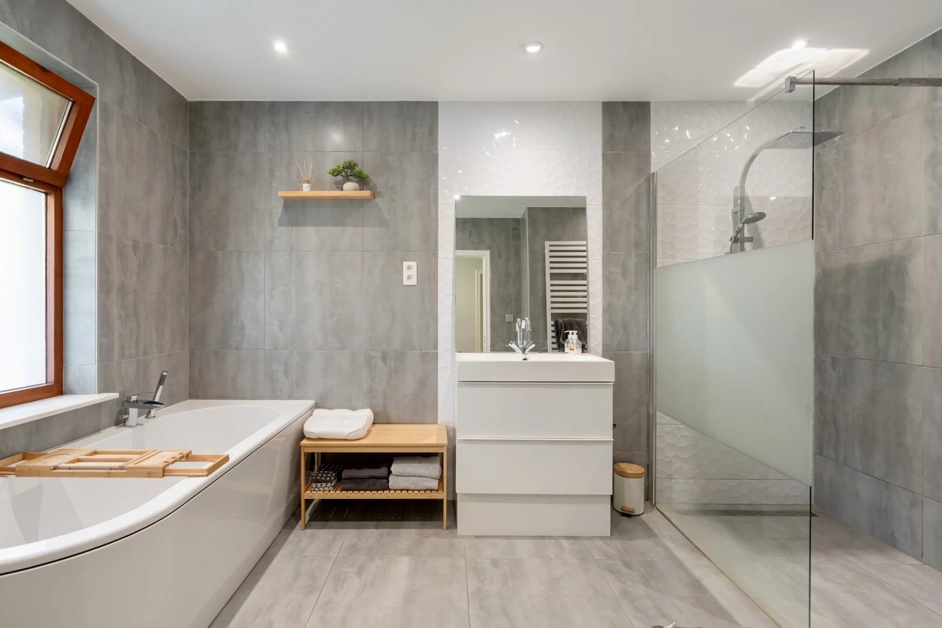 Vrijstaande, instapklare woning in Lillo mét zonnepanelen en laadpaal! foto 10