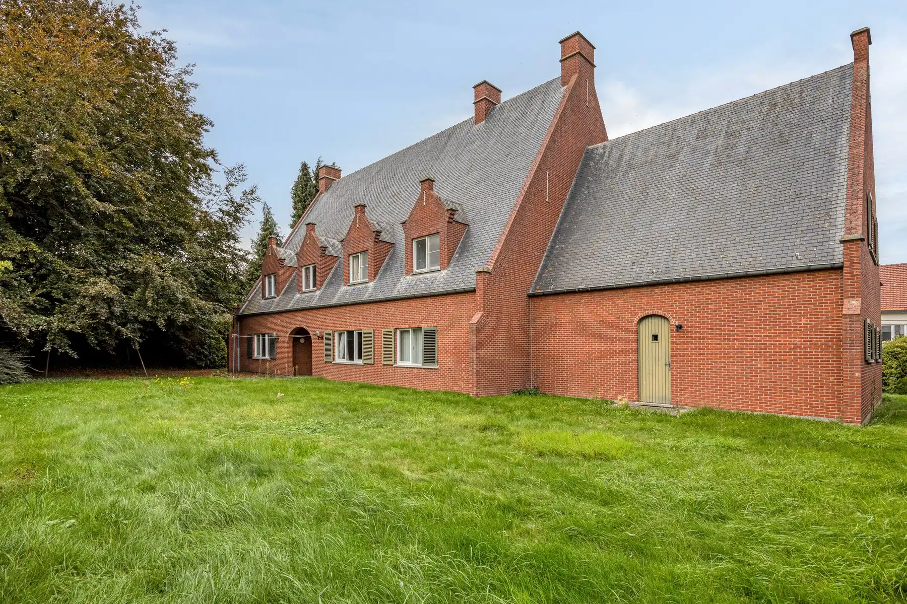 Karaktervolle villa met uitzonderlijk veel ruimte en tal van mogelijkheden foto 23