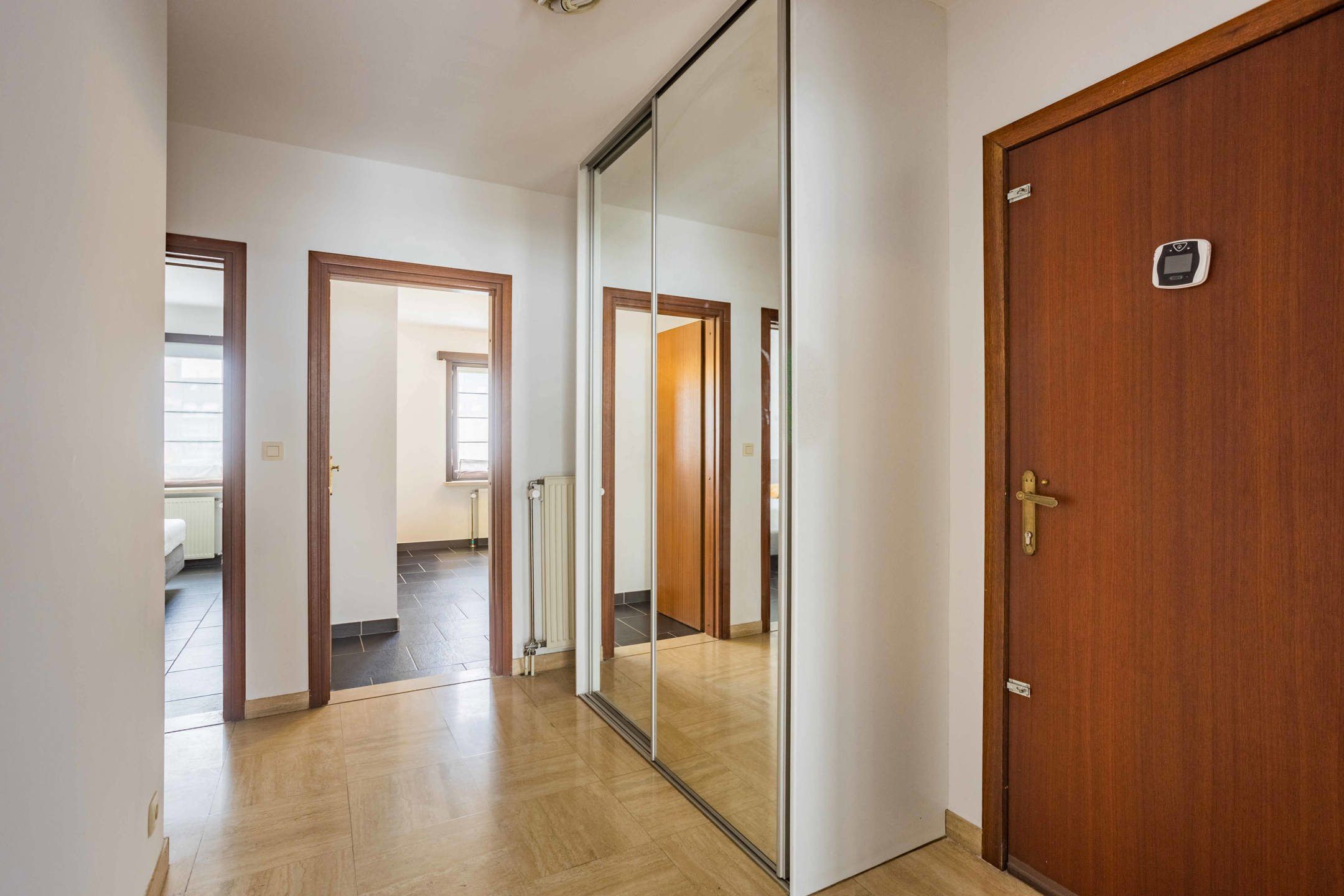 Ruim appartement met 2 slaapkamers pal in het centrum foto 11