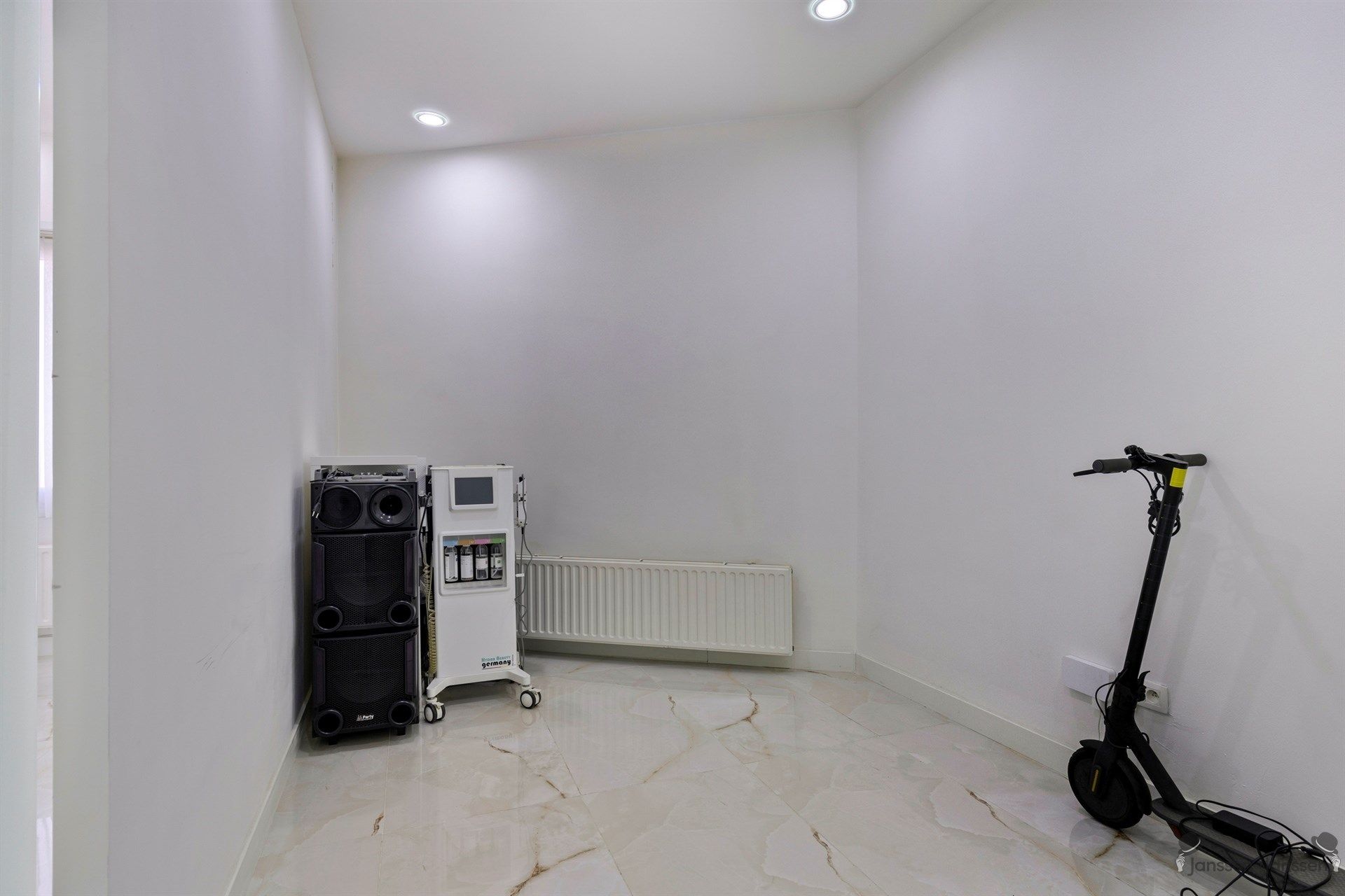 Veelzijdige Hoekwoning met 3 tot 5 slpk op centrale locatie wonen, werken of groeien met het gezin foto 6