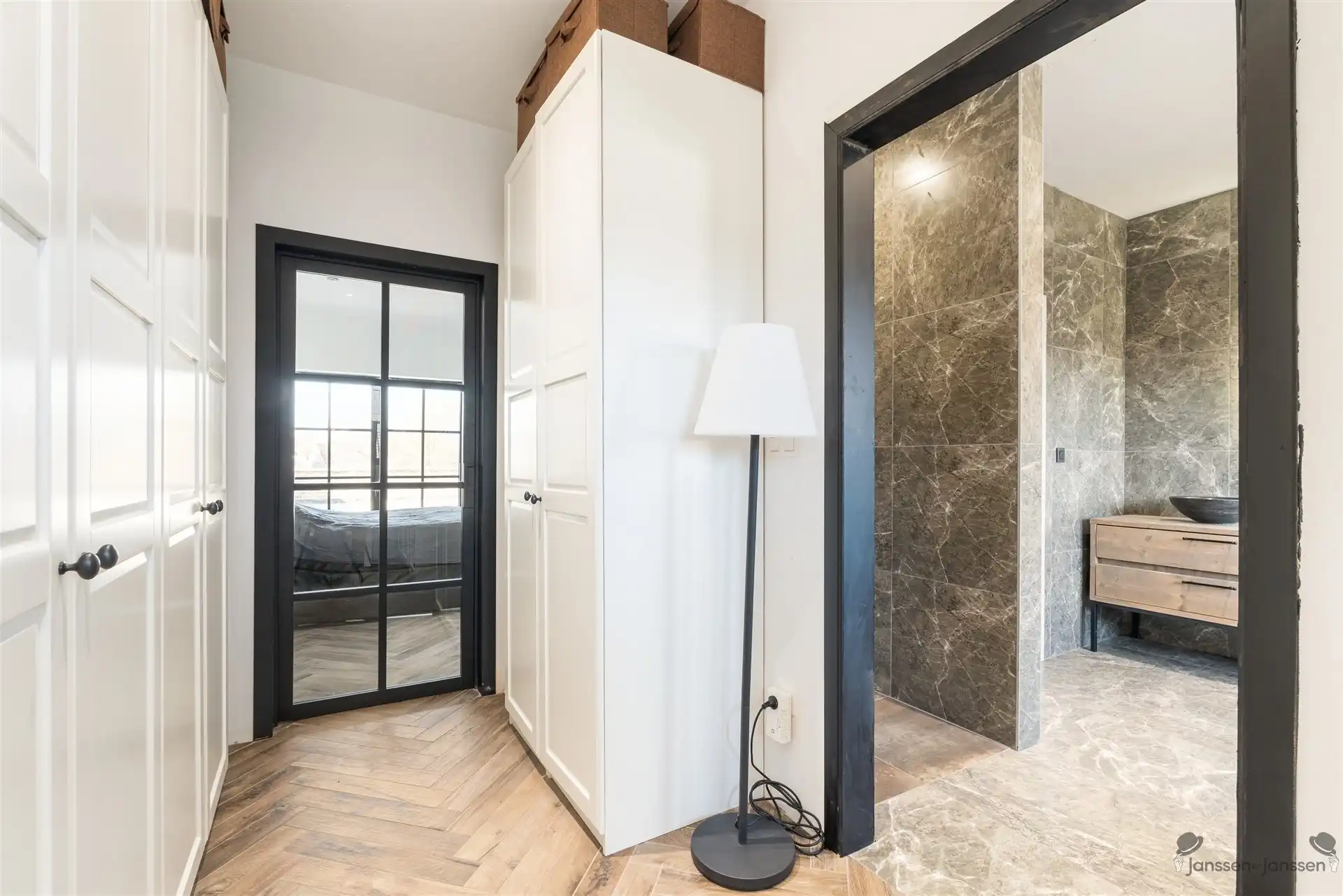 Prachtige moderne pastoriewoning met luxe afwerking, 3 slaapkamers en grote tuin op 13 are foto 14