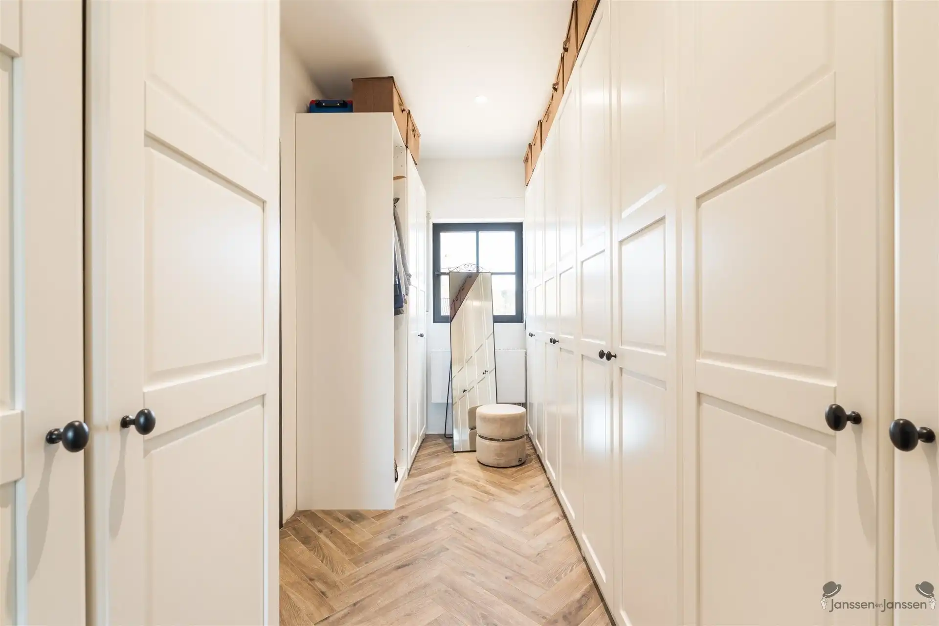 Prachtige moderne pastoriewoning met luxe afwerking, 3 slaapkamers en grote tuin op 13 are foto 14