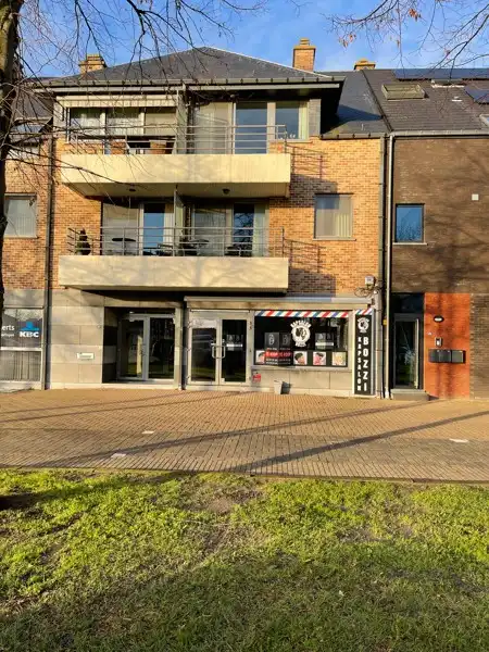 NU IN PRIJS VERLAAGD -> Absolute buitenkans: centraal gelegen handelspand van 200m² in het centrum van Leopoldsburg foto 18