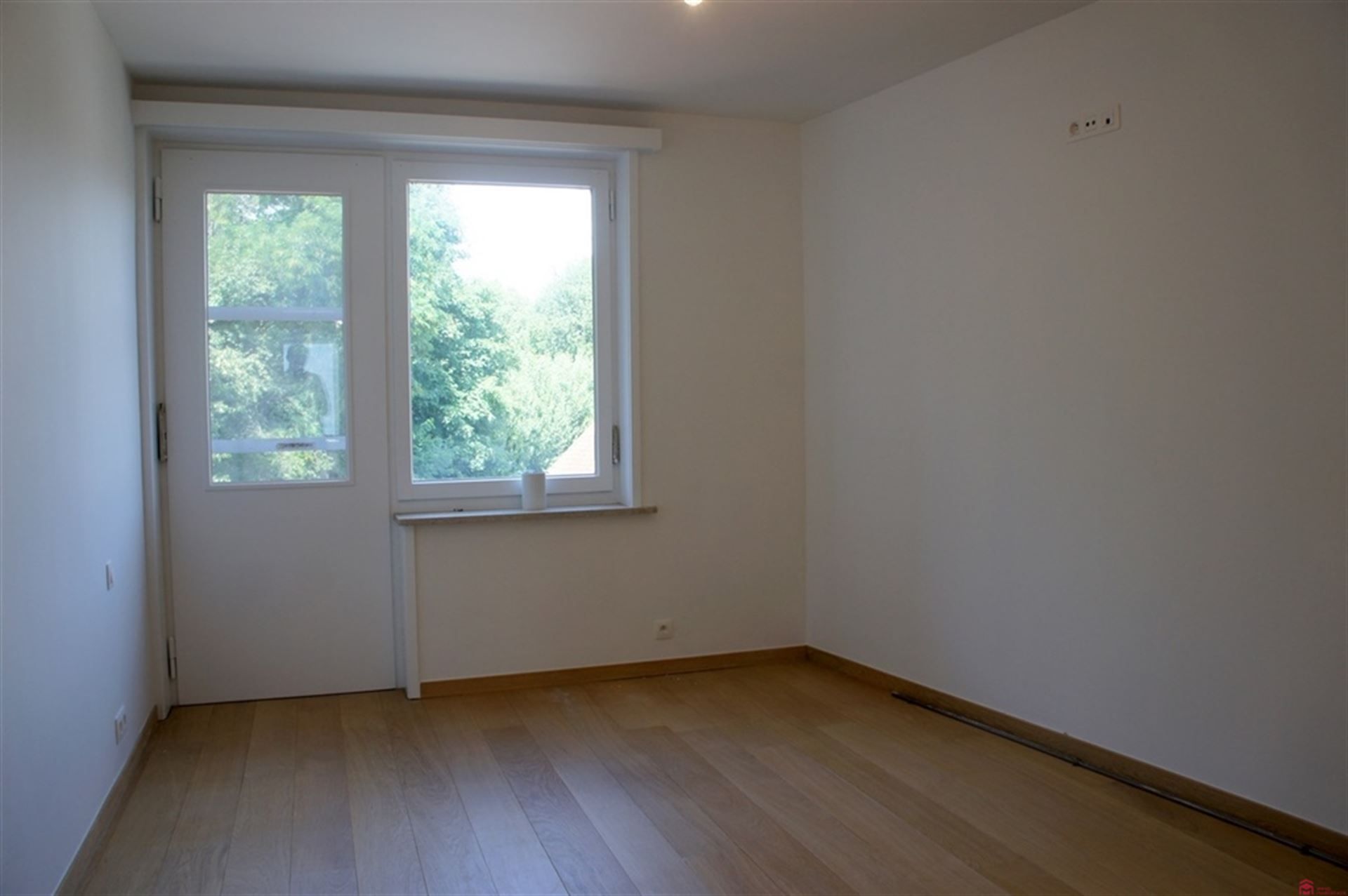 Groot appartement met garage foto 16