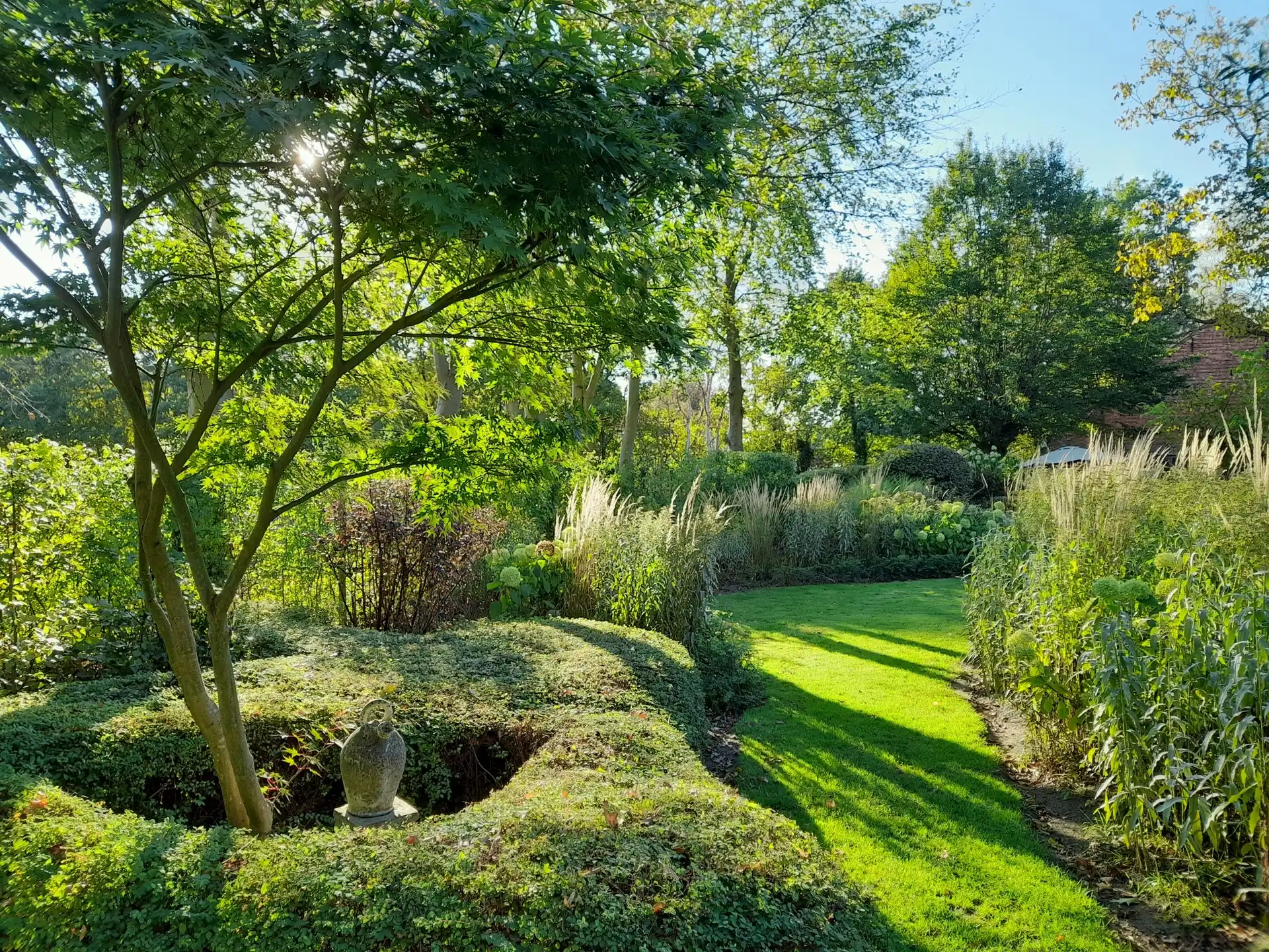 Langgevelhoeve met grote schuur, bakhuis en verwarmd zwembad foto 38