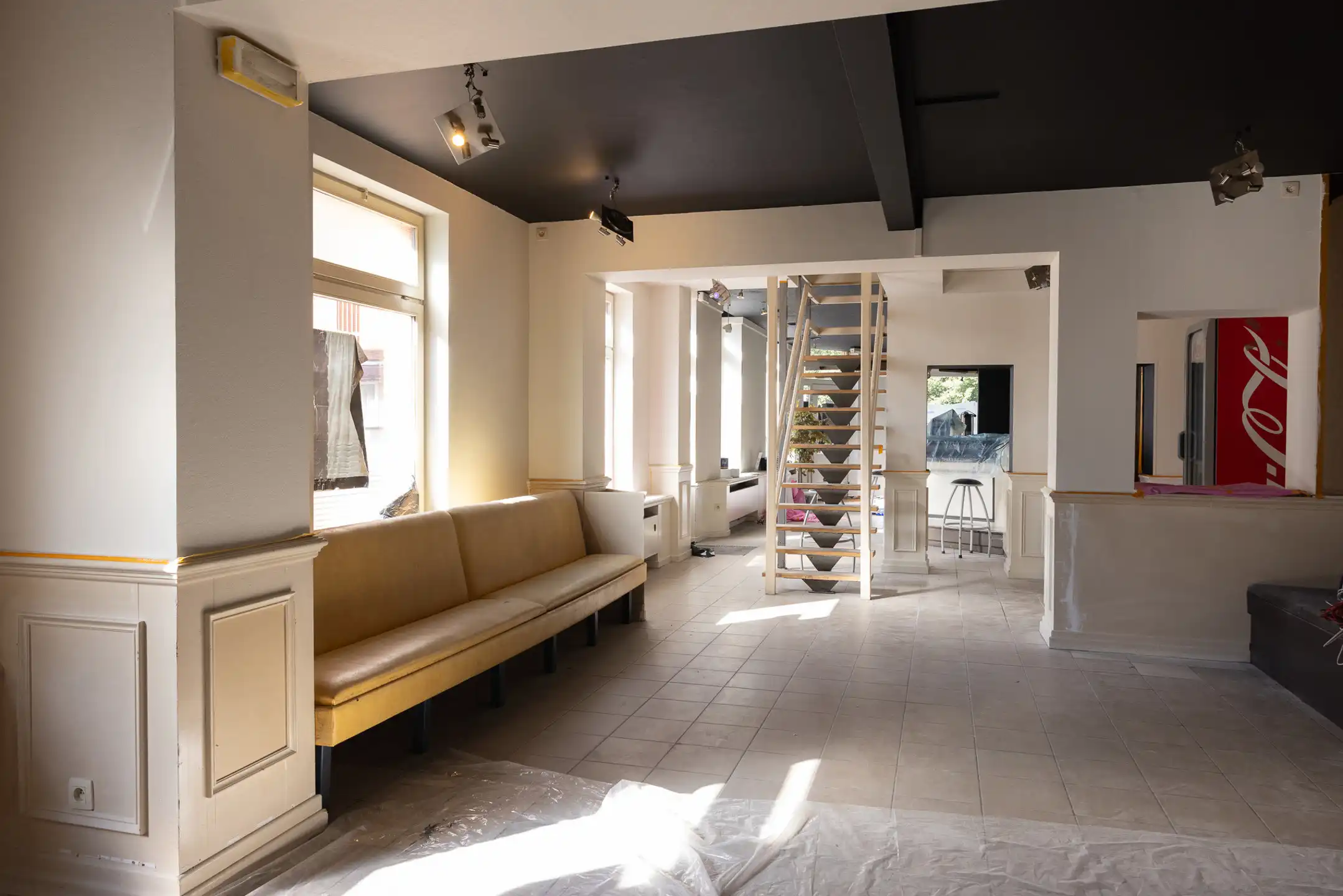 JETTE – HOEKGEBOUW ±540 M² – HANDELSRUIMTE + WONING  foto 2