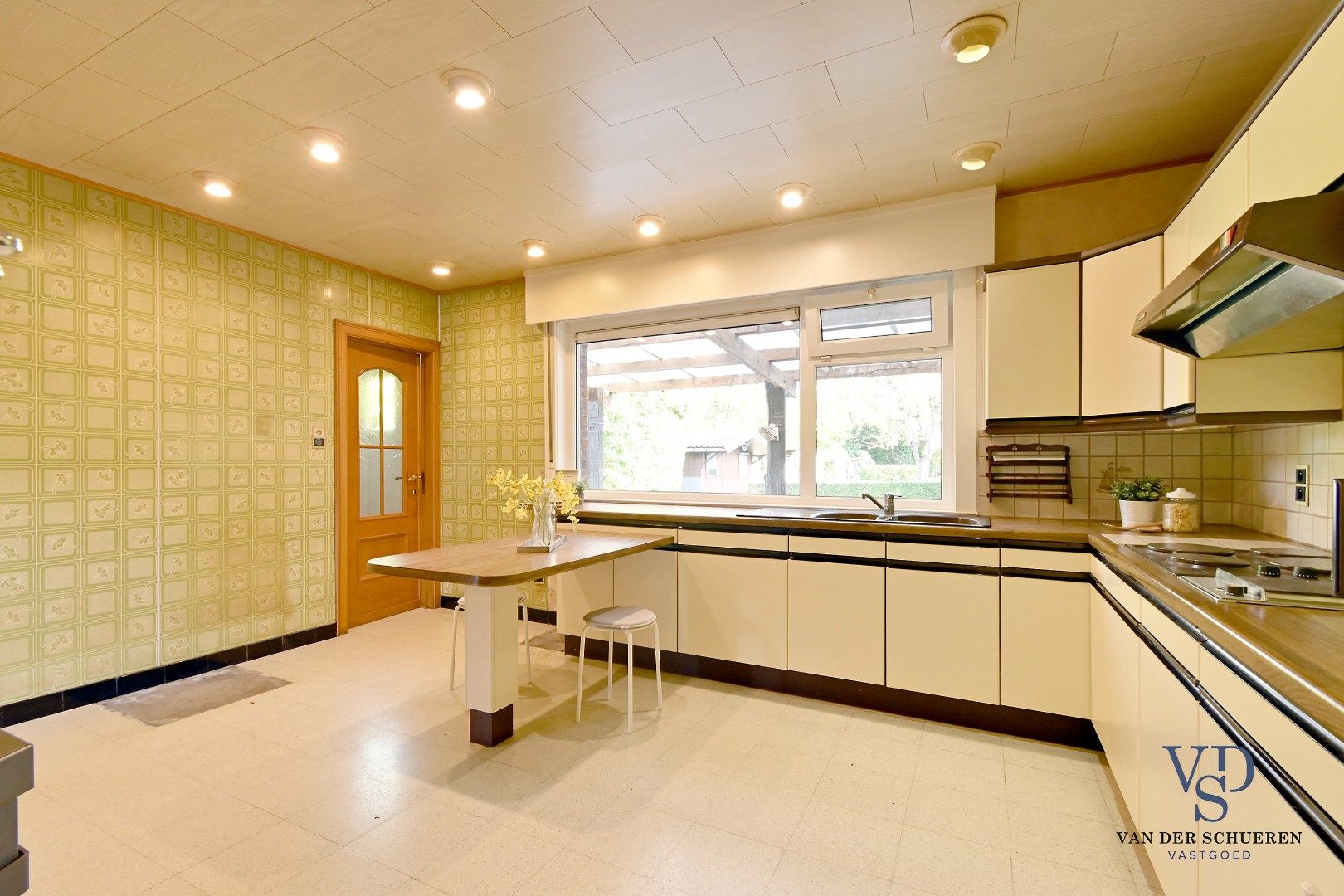 Te renoveren halfopen bebouwing in Deurle foto 8