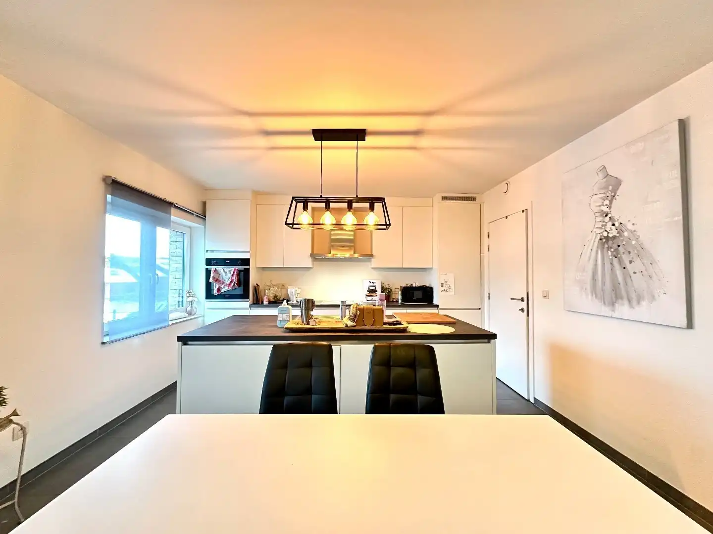 Ruim en energiezuinig appartement met terras in het centrum van Tongeren met 2 slaapkamers foto 3