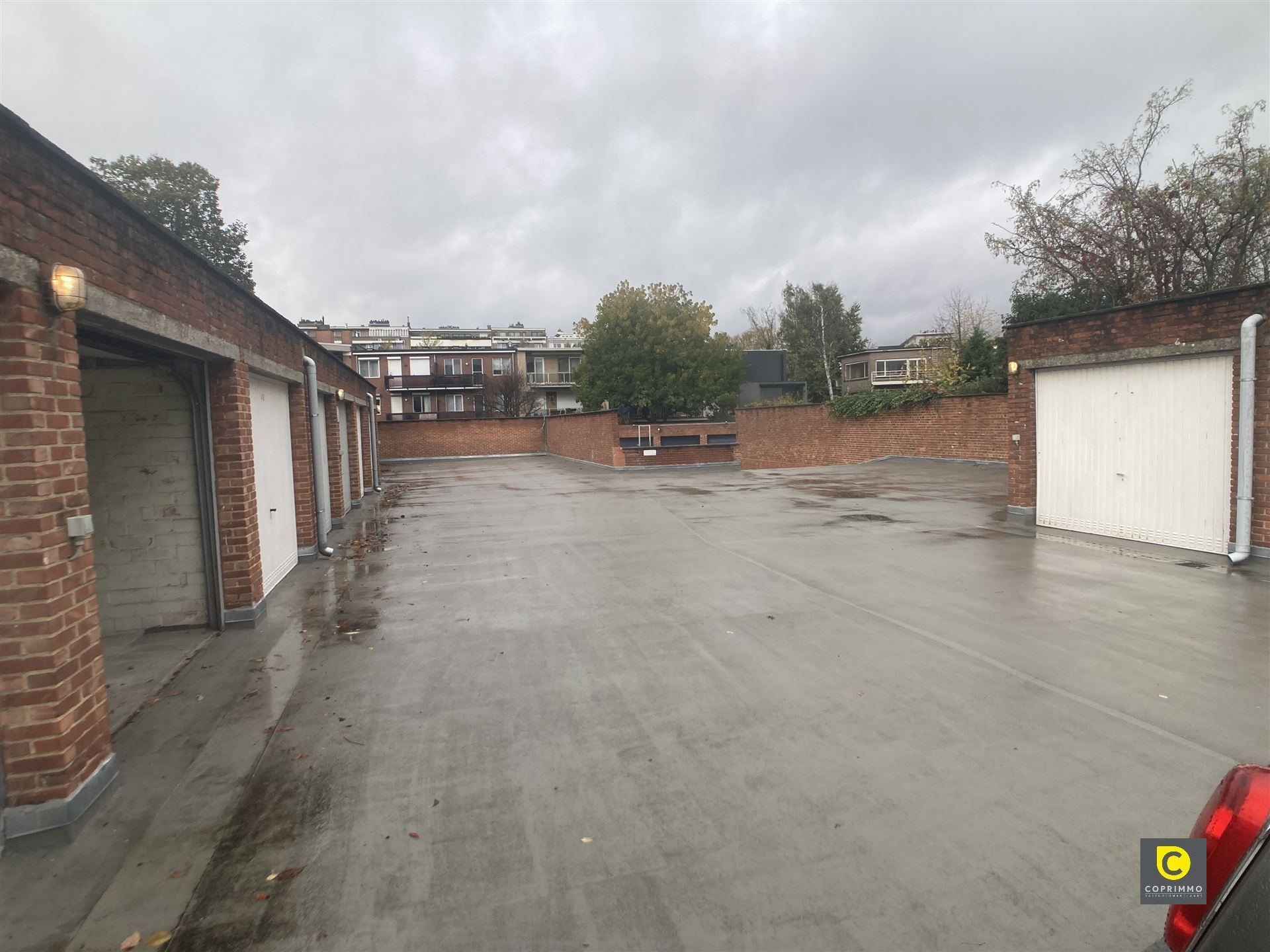 Ruime garagebox met automatische poort!  foto 6