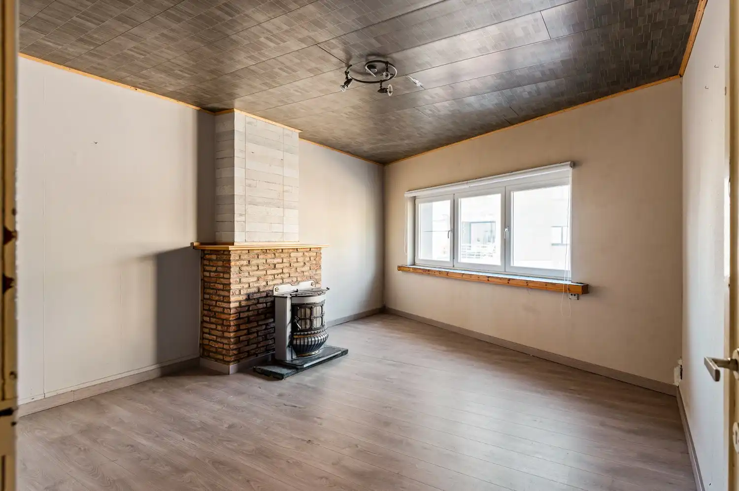 Te renoveren woning met potentieel op toplocatie in Brasschaat foto 12