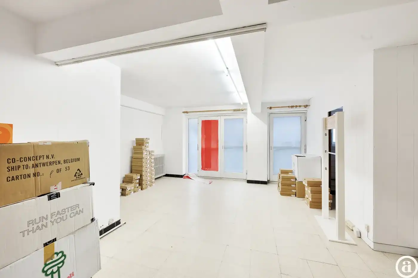 Winkel in het Zoute op de hoek van de Zeedijk met de Strandstraat [Knokke - Zoute]. foto 12
