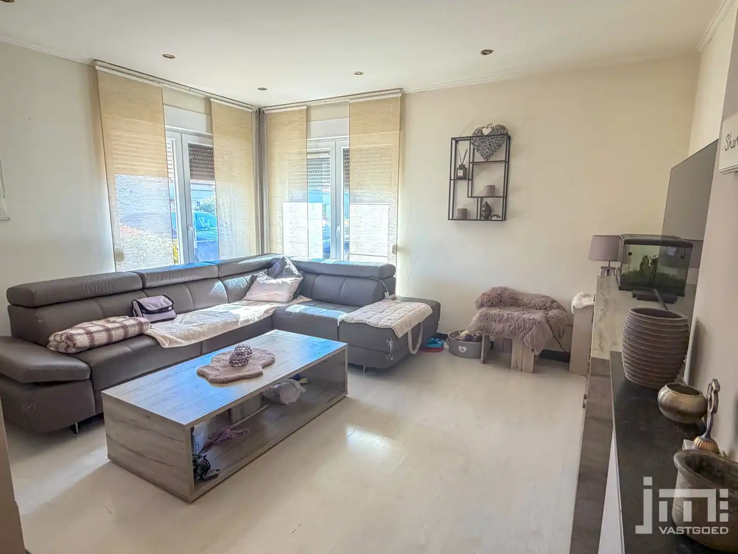 Rustig gelegen, instapklare gezinswoning met 3 slaapkamers en mooie tuin foto 3