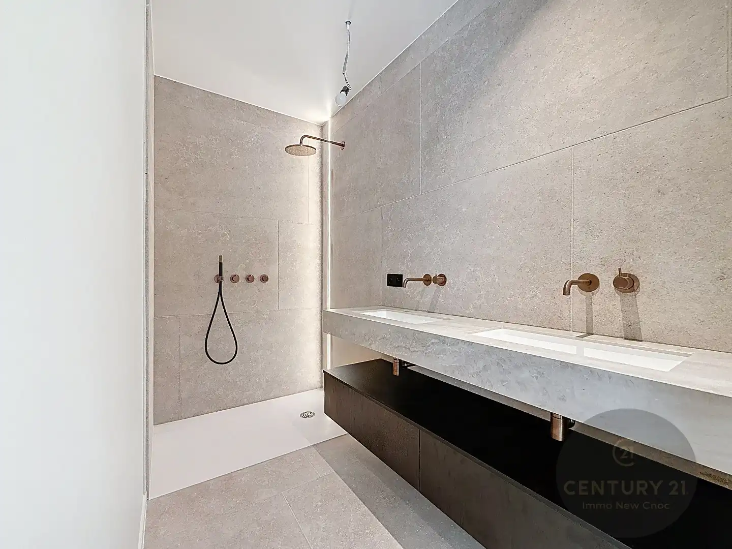 LUXUEUS tot in de detail afgewerkte nieuwbouw woning! foto 11