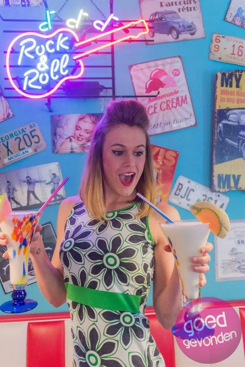 Handelsfonds - ijs en broodjesbar - parking - terras foto 16