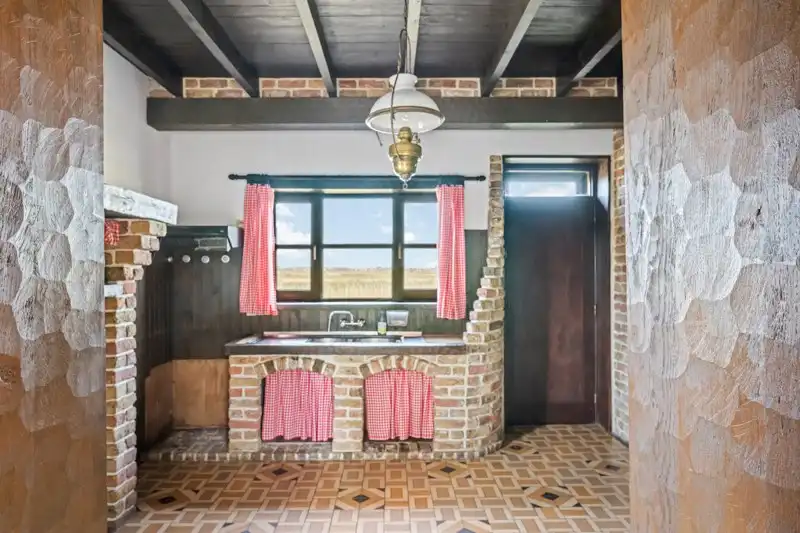 Te renoveren vrijstaande woning met prachtig uitzicht in natuurgebied  foto 10