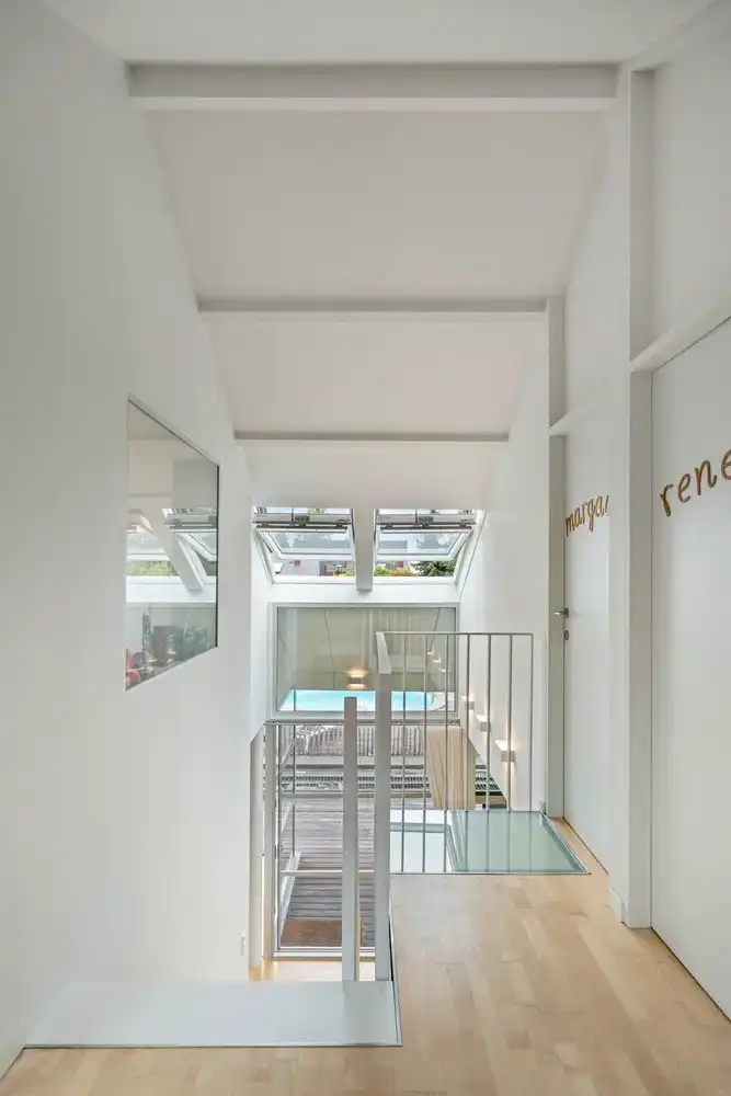Moderne open bebouwing met zwembad, 5 slaapkamers en EPC B foto 29