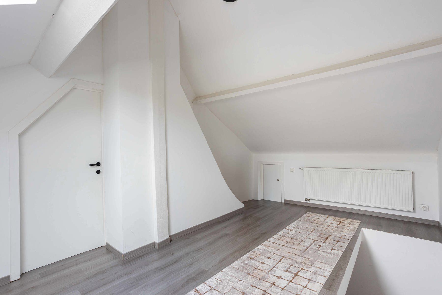 Instapklare HOB met 4 slaapkamers en tuin! foto 24