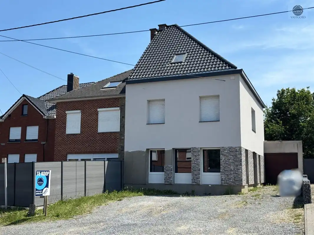 GERENOVEERDE WONING MET 3 SLAAPKAMERS foto {{pictureIndex}}